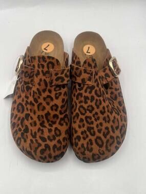 Autenti Women s US 7 Genuine Leather Leopard Print Clog Mules Made In Spain NWOB